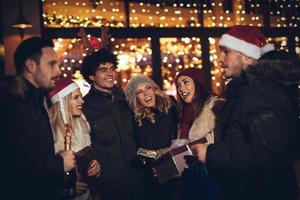 mejores amigos en la noche de navidad foto