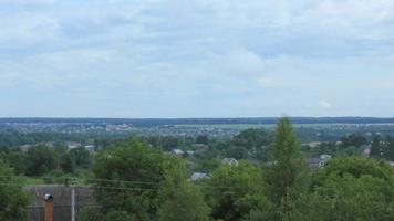 klein huizen staan Aan de straten van de dorp video