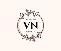 colección de logotipos de monograma de boda con letras iniciales vn, plantillas florales y minimalistas modernas dibujadas a mano para tarjetas de invitación, guardar la fecha, identidad elegante para restaurante, boutique, café en vector