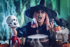 Witch Tellis Magic Words To Skull photo