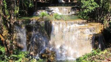 parque nacional cascada, kanchanaburi, tailandia video