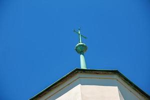 vista superior de la iglesia franciscana en el castillo de nitrogrado en la ciudad de nitra en eslovaquia. foto