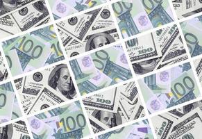un collage de muchas imágenes de billetes en euros en denominaciones de 100 y 500 euros tirados en el montón foto