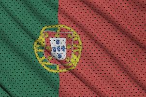 bandera de portugal impresa en una tela de malla de ropa deportiva de nailon y poliéster foto