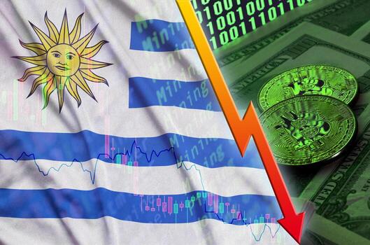 bandera de uruguay y tendencia de caída de criptomonedas con dos bitcoins en billetes de dólar y visualización de código binario foto