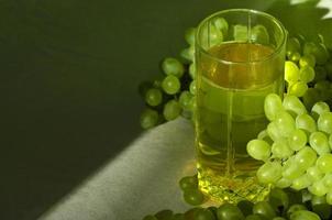 Green grape juice photo