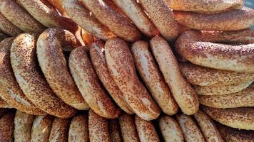 bagel de comida rápida tradicional turca pão de gergelim simit video