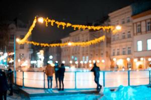 pista de patinaje sobre hielo en la plaza foto