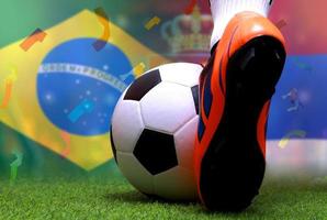 competición de copa de fútbol entre el brasil nacional y serbia nacional. foto