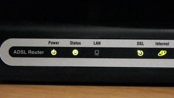 close-up do roteador de internet, modem, tecnologia video