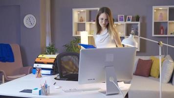 Sad business woman. Business Woman working in home office looking at pc. Loser woman. Young business woman working in home office and getting angry. video