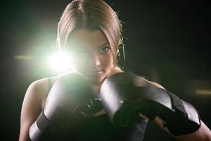 mujer boxeadora vista foto