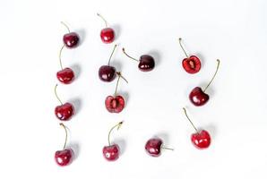 comida orgánica, dieta vegana y concepto de salud: cerezas dulces frescas, postre de frutas de bayas de cereza jugosas como fondo de dieta saludable foto