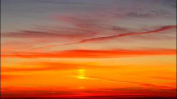 cinemagraph van de lucht en de wolken bij zonsondergang video