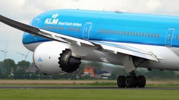 AMSTERDAM, THE NETHERLANDS JULY 24, 2017 - KLM Dutch Royal Flight Dreamliner Boeing 787 PH BHH rotate at Polderbaan 36L, Schiphol Airport, Amsterdam, Holland video