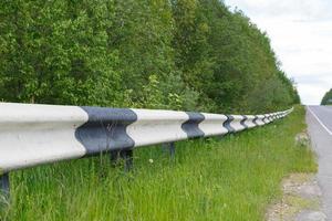 cercas metálicas para carreteras de tipo barrera, seguridad vial y vial foto