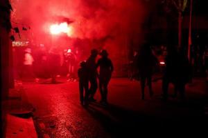 foto abstracta de diablos y fiestas de fuegos artificiales.