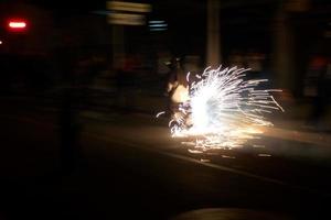 foto abstracta de diablos y fiestas de fuegos artificiales.