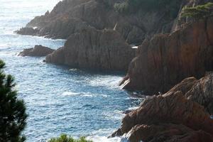 camino de ronda, un camino paralelo a la costa brava catalana, ubicado en el mar mediterráneo en el norte de cataluña, españa. foto