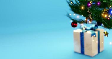 feliz año nuevo regalo de navidad decora con fondo azul y rama de árbol de navidad parpadeando guirnaldas de bombillas para el telón de fondo de vacaciones familiares. estado de ánimo festivo. emoción positiva video