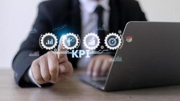 kpi indicador clave de rendimiento concepto de tecnología de internet empresarial. foto