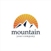 Ilustración de logo de vector de montaña. logo multiusos para tu negocio.