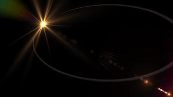 Lens Flare, optischer Lens Flare-Effekt, Overlay-Lichteffekt, leuchtendes Licht auf schwarz.4k video