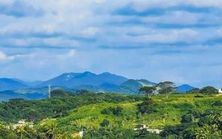 hermosa ciudad y paisaje marino panorama y vista puerto escondido mexico. foto