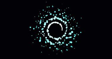 abstraktes Animationsbewegungsdesign mit einer wunderschönen Explosion von Feuerwerkskörpern, blauer Eisgruß mit einem hell leuchtenden magischen Energieeffekt des Rauchs auf schwarzem Hintergrund in hoher Auflösung 4k video