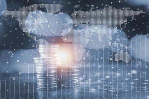 gráfico del mercado de valores financiero y concepto de filas de monedas filas de monedas alineadas hay un gráfico que muestra el crecimiento y los ahorros para planificar el gasto independiente foto