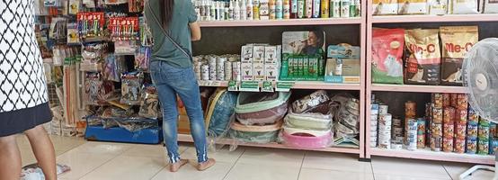 19-8-22 chonburi, tailandia, la tienda de mascotas y la tienda de alimentos para mascotas son muy populares entre los amantes de los animales. foto