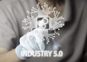 The concept of Industrial Revolution No. 5 is to improve the production process to be more efficient. By working together between humans , intelligent systems and robots photo