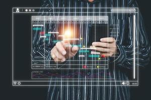 concepto de gestión de proyectos de flujo de trabajo proceso de señalización de manos de hombres y automatización de flujo de trabajo con diagrama de flujo. foto