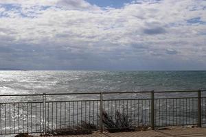valla de seguridad en la costa mediterránea. foto