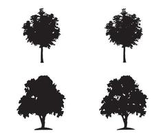 vector de silueta de árbol. siluetas de árboles forestales aislados en negro sobre fondo blanco. conjunto de vectores de siluetas de árboles