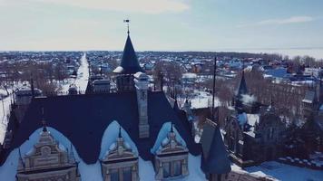 vue aérienne de dessus du château de garibaldi à togliatti, sites touristiques de la russie video