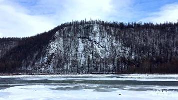 chulman flod i vinter- i neryungri. söder Yakutia, ryssland video