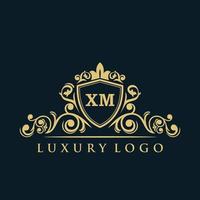 logotipo de la letra xm con escudo dorado de lujo. plantilla de vector de logotipo de elegancia.