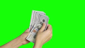 mano sosteniendo dinero, dólares estadounidenses video