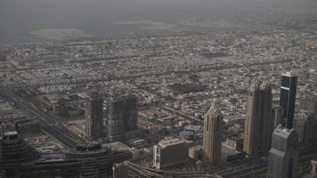 vue aérienne du ciel du centre-ville de dubaï, bâtiments, émirats arabes unis video
