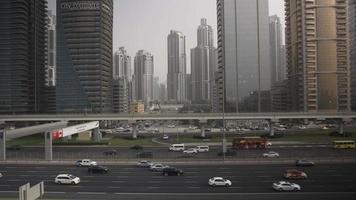 corsa ora traffico, città, dubai, Emirati Arabi Uniti, centro video