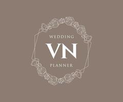 colección de logotipos de monograma de boda con letras iniciales vn, plantillas florales y minimalistas modernas dibujadas a mano para tarjetas de invitación, guardar la fecha, identidad elegante para restaurante, boutique, café en vector