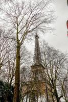 torre eiffel y cielo foto