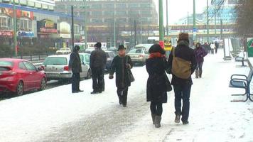 öffentliche Verkehrsmittel in der Stadt video