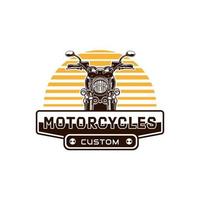 etiqueta de motocicleta personalizada en estilo vintage con inscripción y moto. club de motocicletas o bicicletas con plantilla de diseño de logotipo de ilustración vectorial aislada de fondo blanco vector