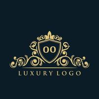 logotipo de la letra oo con escudo dorado de lujo. plantilla de vector de logotipo de elegancia.