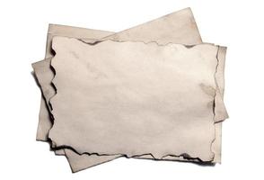 algunas piezas en blanco antiguas de manuscritos o pergaminos antiguos de papel desmoronado foto