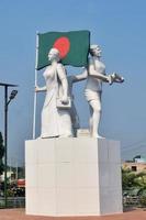 monumento a los soldados. ubicación - rajbari, bangladesh. fecha - 17 noviembre 2022 foto