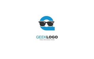 Q logo Sunglasses for identity. letter template vector illustration for your brand.