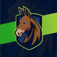 personaje de logotipo de estilo esport de mascota de cabeza de caballo para juegos y deportes vector